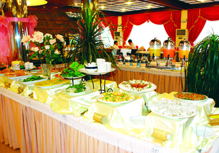Buffet sáng Khách sạn Hòa Bình