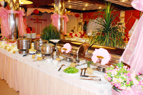 Buffet sáng Khách sạn Hòa Bình