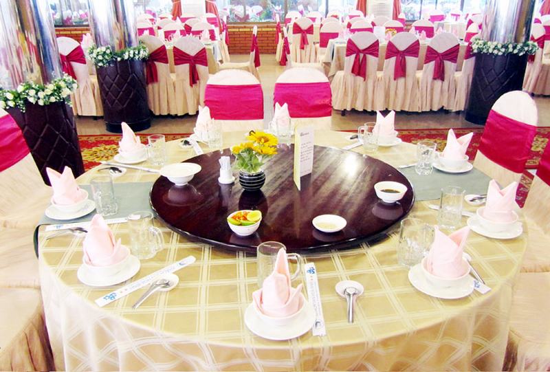 Tiệc cưới Khách sạn Hòa Bình